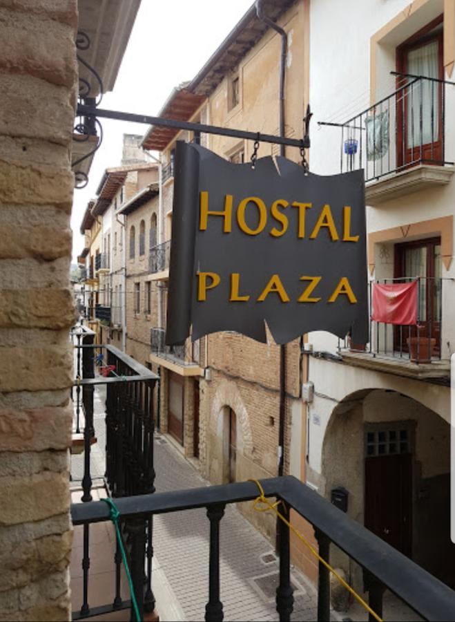 Hostal La Plaza Puente la Reina Exterior foto